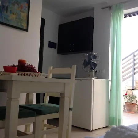 Hotel Iris Himare